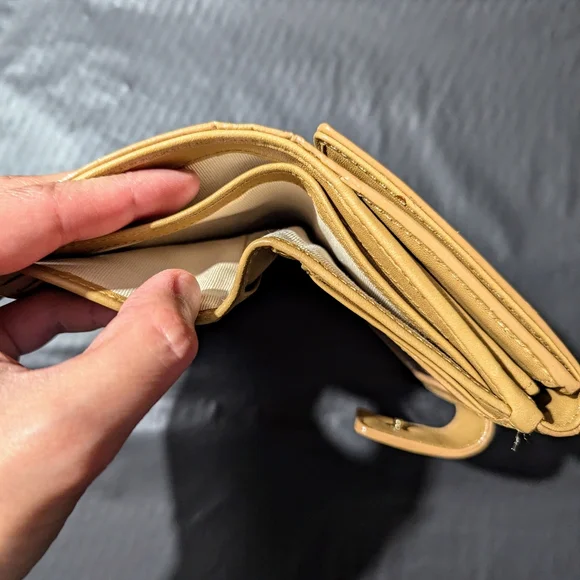 Kate Spade Tan Camel Leather Wallet, Vintage Early 2000s Y2K - Picture 5 of 5